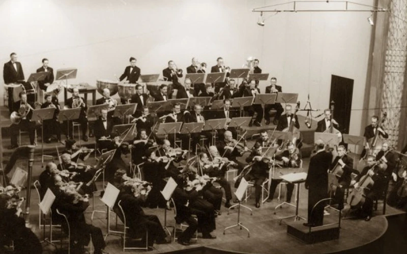 WASO performing on stage at the Capital Theatre in 1958.
