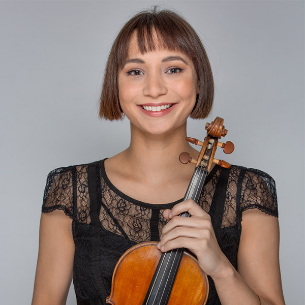 Alexandra Isted holding violin