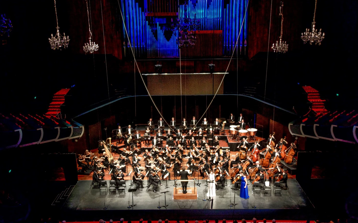 Wide shot of the orchestra and Tristan und Isolde soloists on stage, taken from the Perth Concert Hall upper gallery.