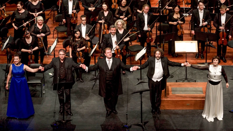 WASO, Asher Fisch and the cast of Tristan und Isolde take a bow.